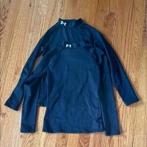 EUC Under Armour Youth size medium Black Long Sleeve Shirts